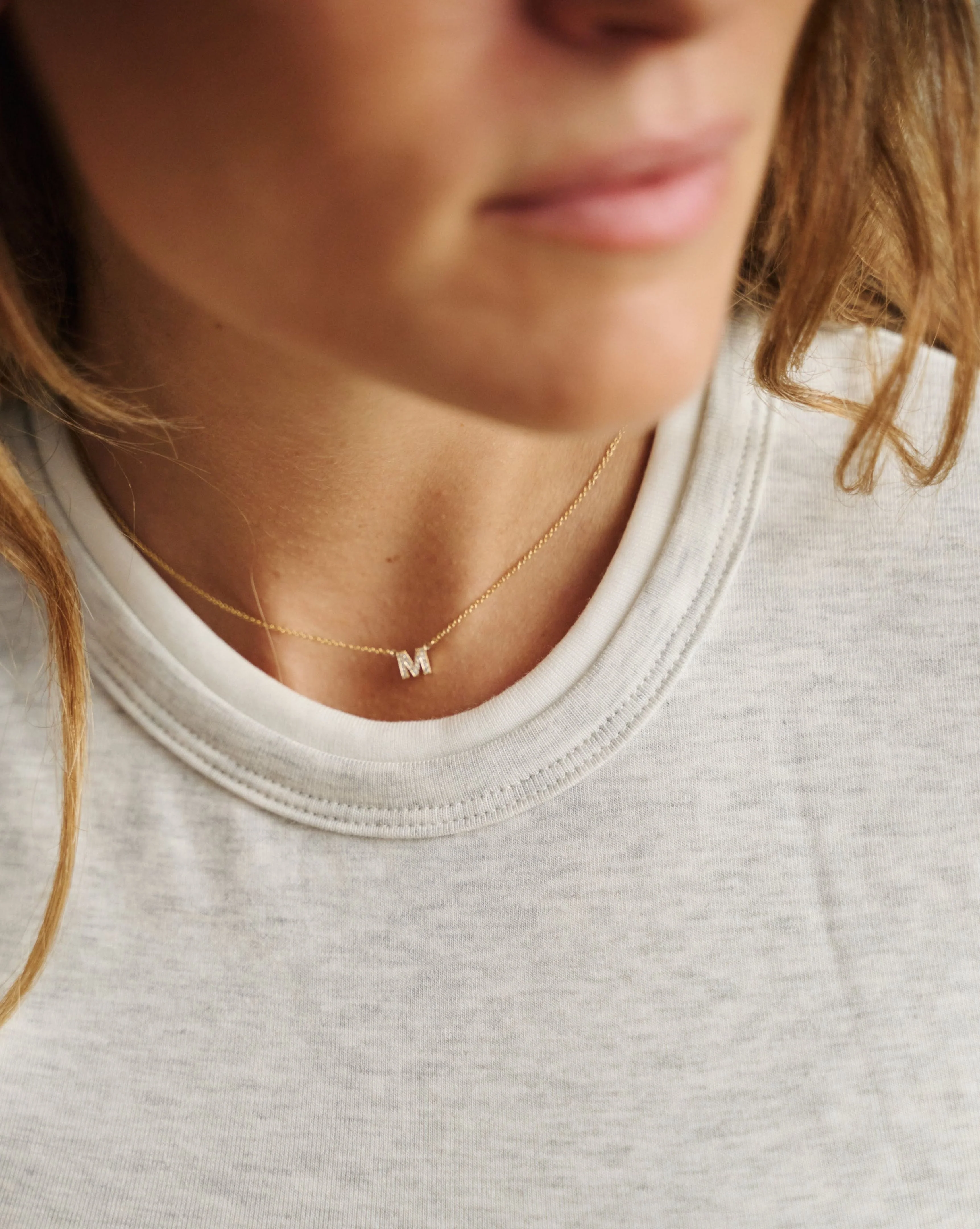 Collar Mini Letra Diamantes - Image 3